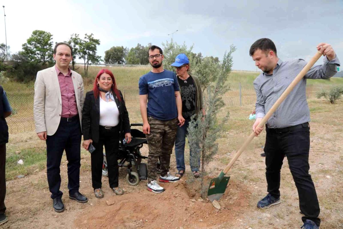 TSD AYDIN ŞUBESİNDEN ENGELLİLER HAFTASINDA "BENİMDE BİR AĞACIM VAR" PROJESİ! TSD AYDIN ŞUBESİNDEN ENGELLİLER HAFTASINDA "BENİMDE BİR AĞACIM VAR" PROJESİ!