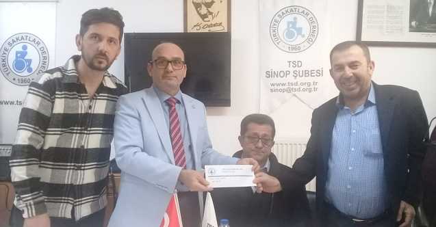 TSD KİMLİK KARTLARINI TSD SİNOP ŞUBESİ ÜYELERİNE DAĞITIMA BAŞLADI!