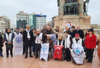 Türkiye Sakatlar Derneği Genel Başkanı Sn. Şükrü Boyraz, 3 Aralık Engelliler Farkındalık Gününde Taksim’de Basın Açıklaması Yaptı!